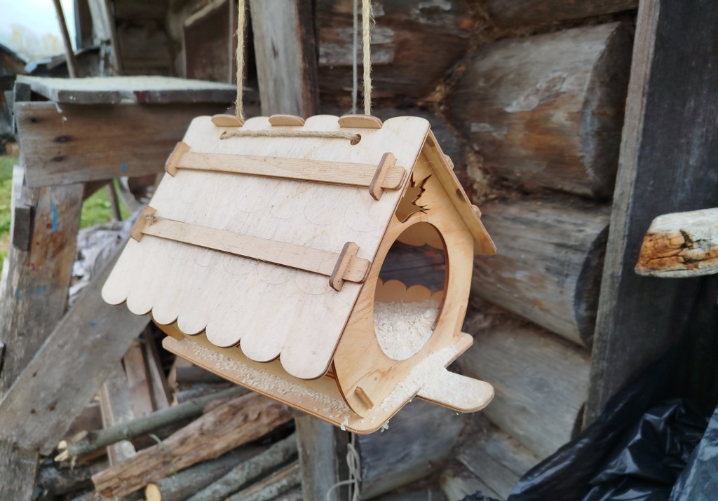 Кормушка для птиц.jpg