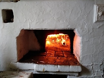 Надо ли топить в дачном доме зимой?